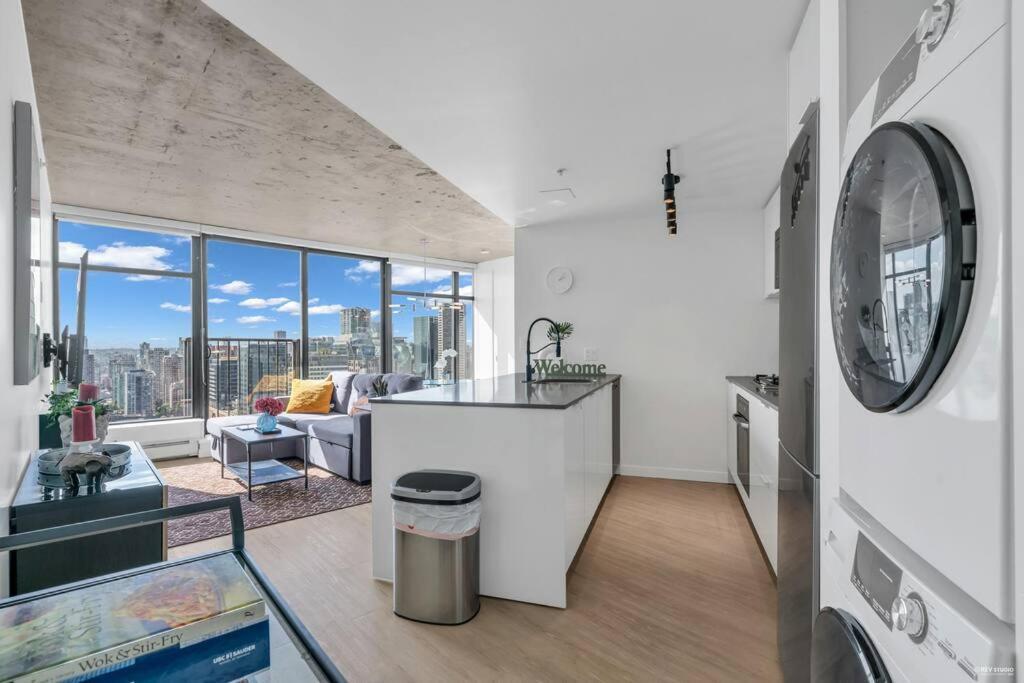 Skyview, 40Th Floor! 2Br Condo In Downtown Vancouver Exterior foto